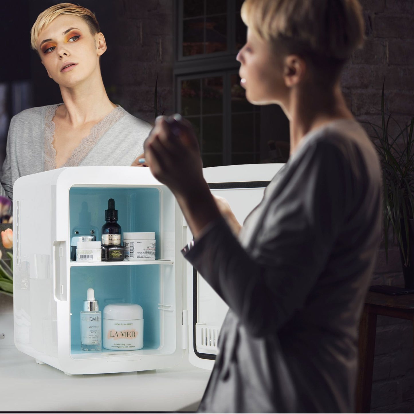 10L Portable AC/DC Beauty Fridge with LED Mirror